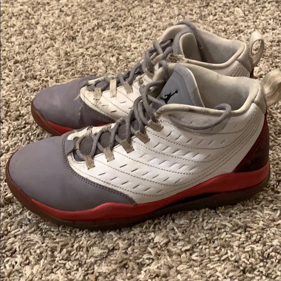 Jordan’s 🏀 shoes - Picture 3 of 8